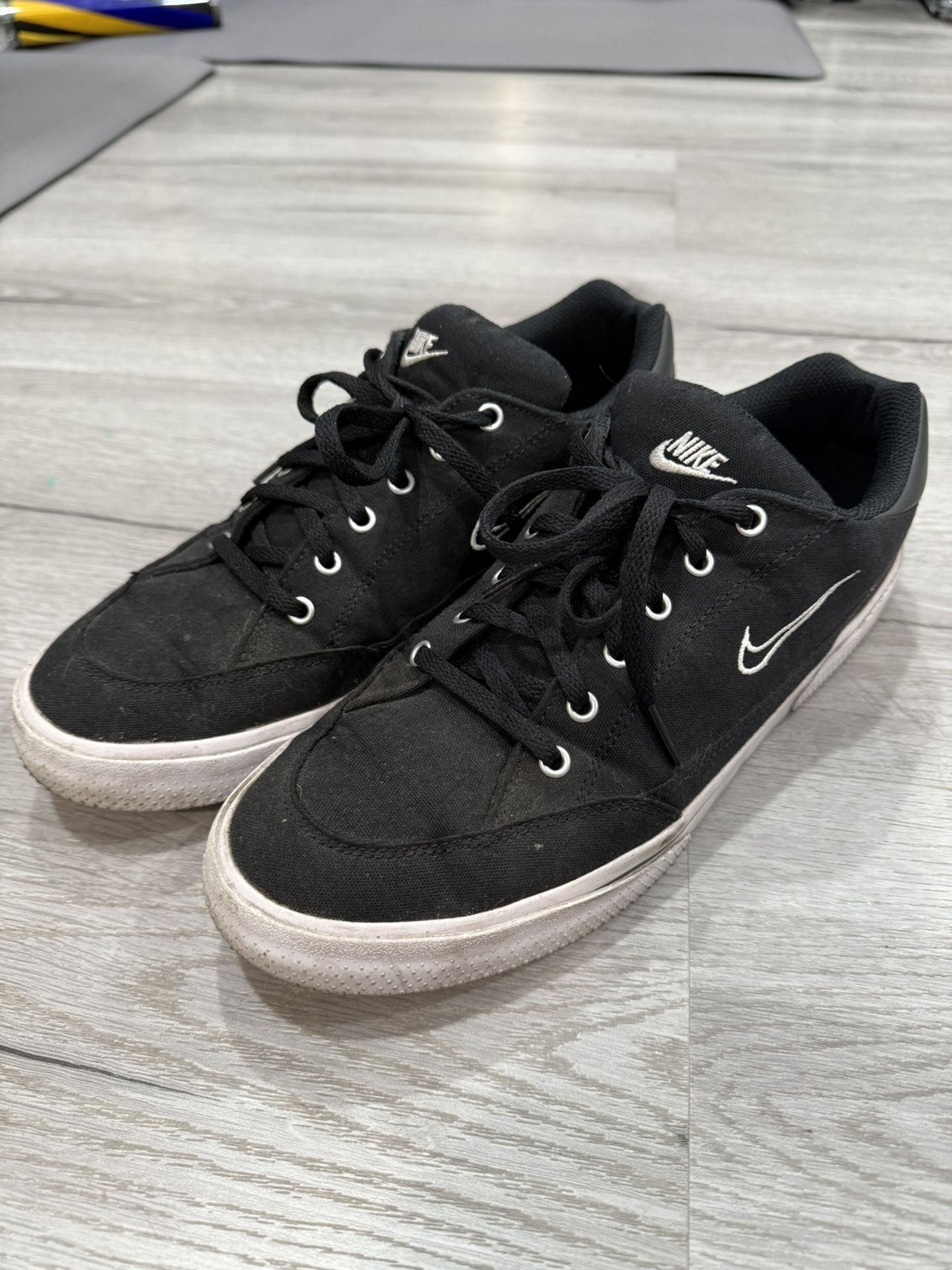 Nike Malor Size 10 Used
