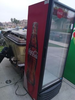 Display Case. Door & Inside Lights Working.