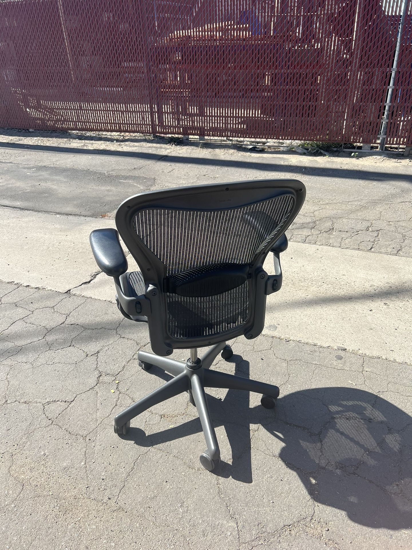 4 Herman Miller Aeron Chairs for Sale in Anaheim, CA OfferUp