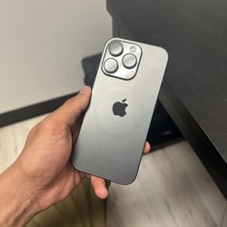 iPhone 16 Pro (MINT) (UNLOCKED)