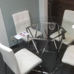 DINING TABLE WITH 4 CHAIRS BRAND NEW 