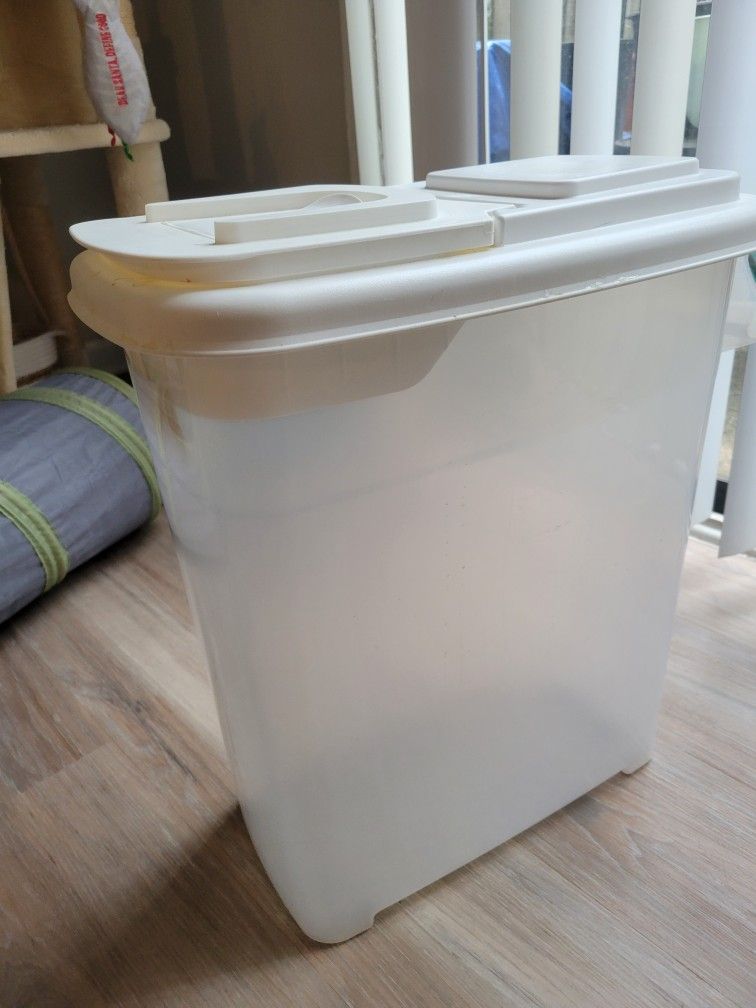 Pet Food Container