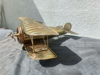 Metal Musical Model Airplane propeller rotates around the world in 80 days