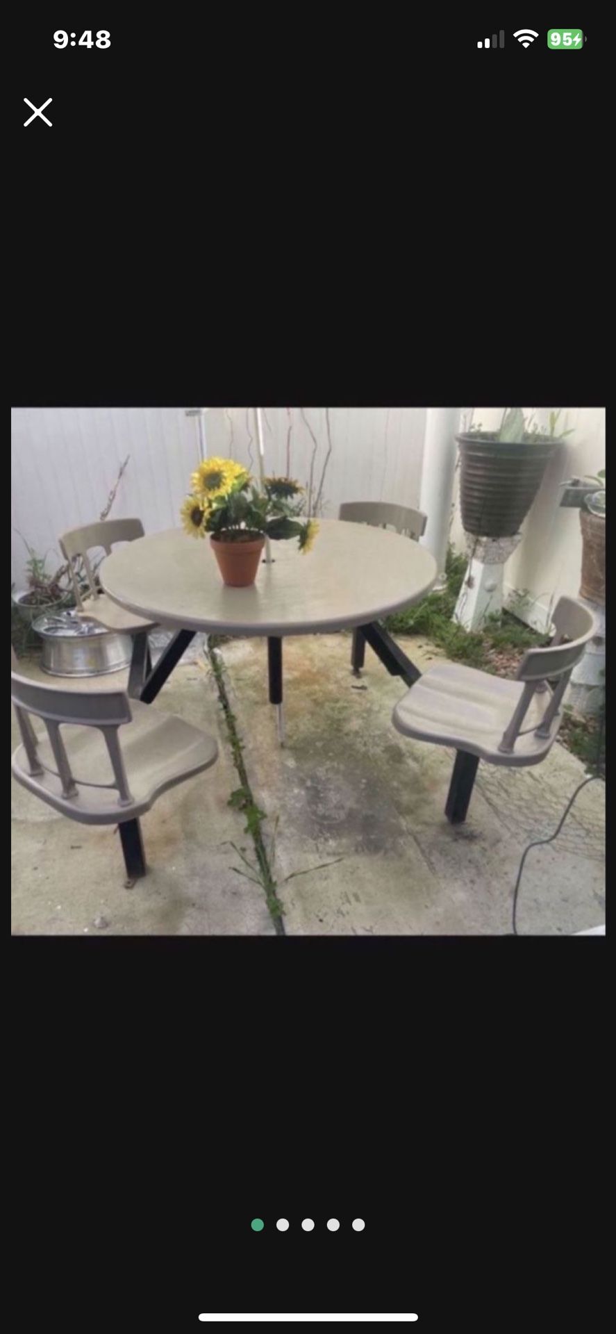 Selling my patio table it’s metal w fiberglass like you see outside of restaurants