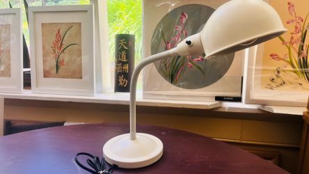 desk lamp
