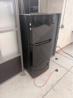 Kenmore Small Apartment Refrigerator