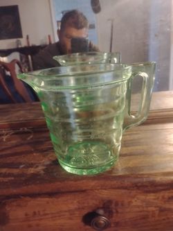 Uranium glass measuring picture