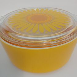 Vintage Pyrex Nesting Casserole Dishes In Sunflower 