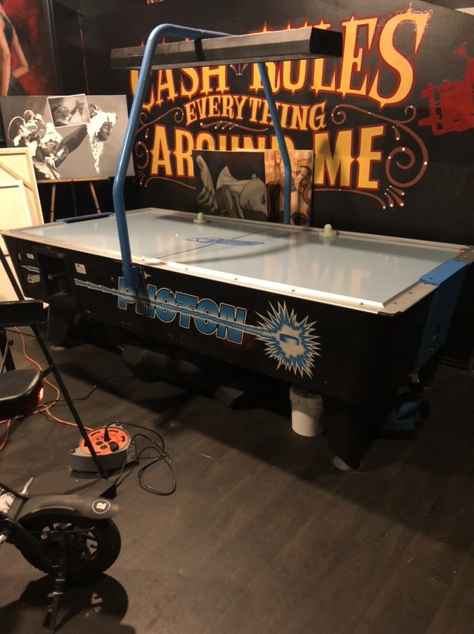 Dynamo coin up air hockey table