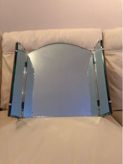 3-Panel Folding Tabletop Mirror / Vanity Mirror