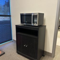 Stand & Microwave 