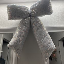 Pillow Or Bow Decor 