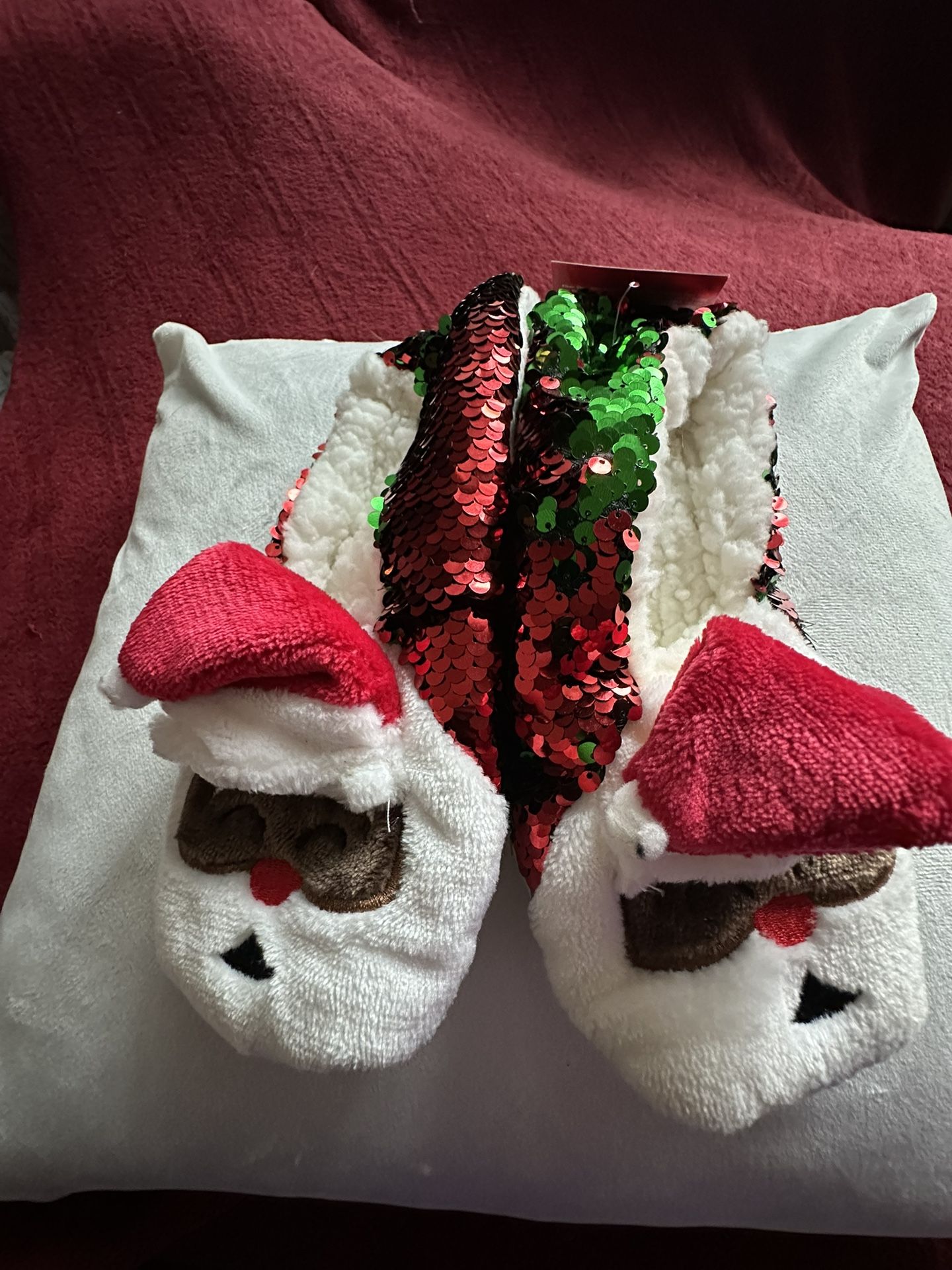 Wondershop Slipper Socks womens small/medium Christmas Santa Sequins & Gripper