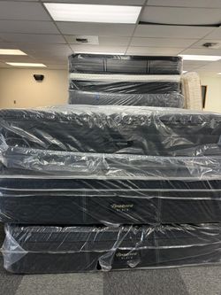 Comfort Meets Value — Find Your Ideal Mattress