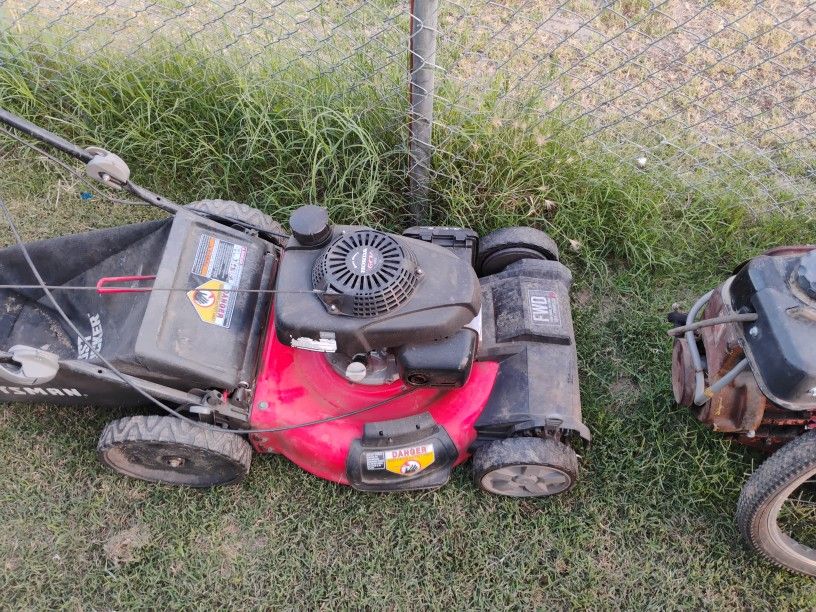 Honda Self Pulling Lawn Mower I Payed 12 Hundred Selling For $ 150