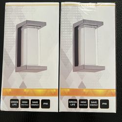 2 Modern Outdoor Wall Lights (IP66 rated) $ 60 for the pair (or US $ 40 each)