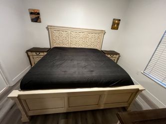 Ashley King Size Bedroom Set