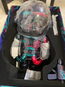 Pop Mart Molly Space Astronaut Figure