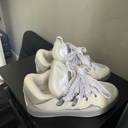 grey lanvin curb