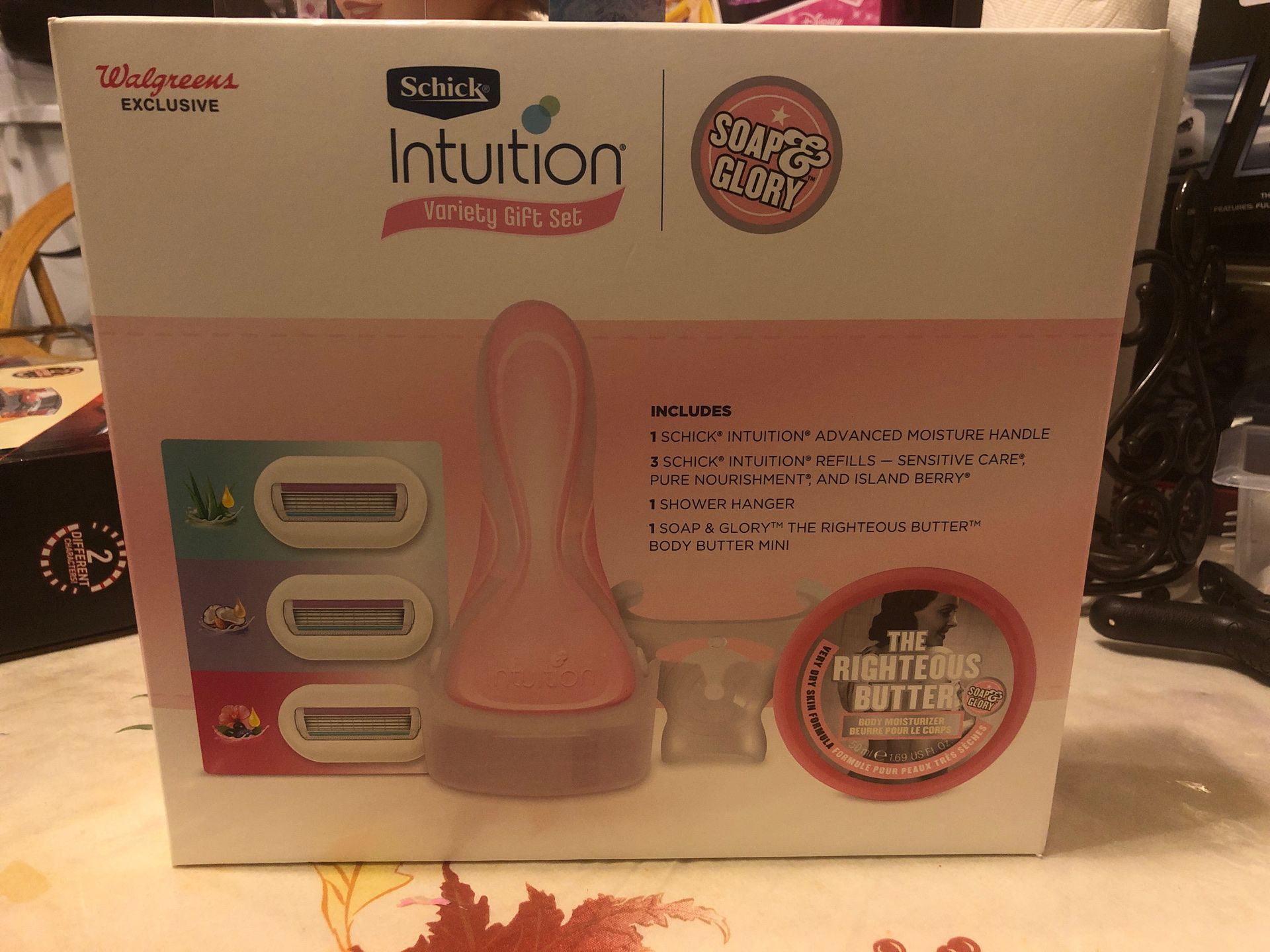 Schick Intuition Gift Set