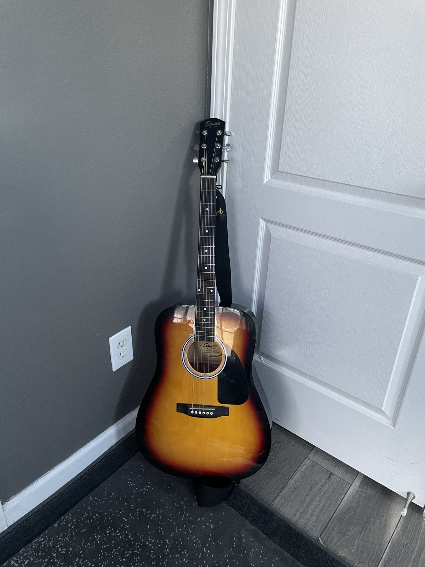 fender Squier SA-150 Dreadnought Acoustic Guitar Natural