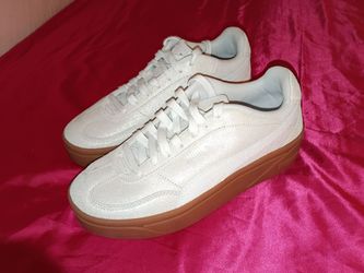 Pumas 10 women's
