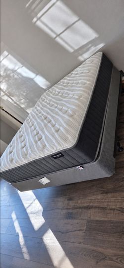 Very Nice Queen Englander Mattress, Boxspring and Metal Bed Frame