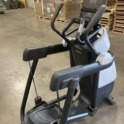 Like New Precor AMT 735 Adaptive Motion Trainer Elliptical 