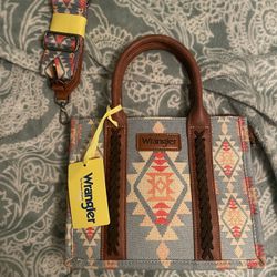 Wrangler New Purse Still Has Unopened Crossbody Straps  Dust Bag 