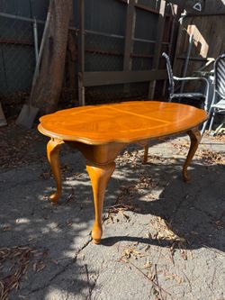 Vintage Queen Anne Coffee Table