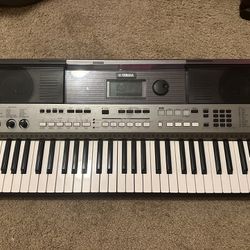 Yamaha- PSR E443 Keyboard