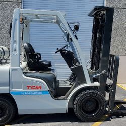 Unicarriers 6000lbs LPG Pneumatic Forklift 
