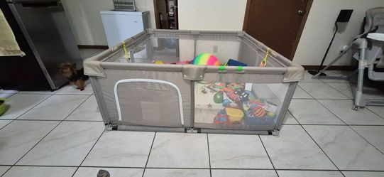 Large Baby Playpen / Play Yard – Excellent Condition