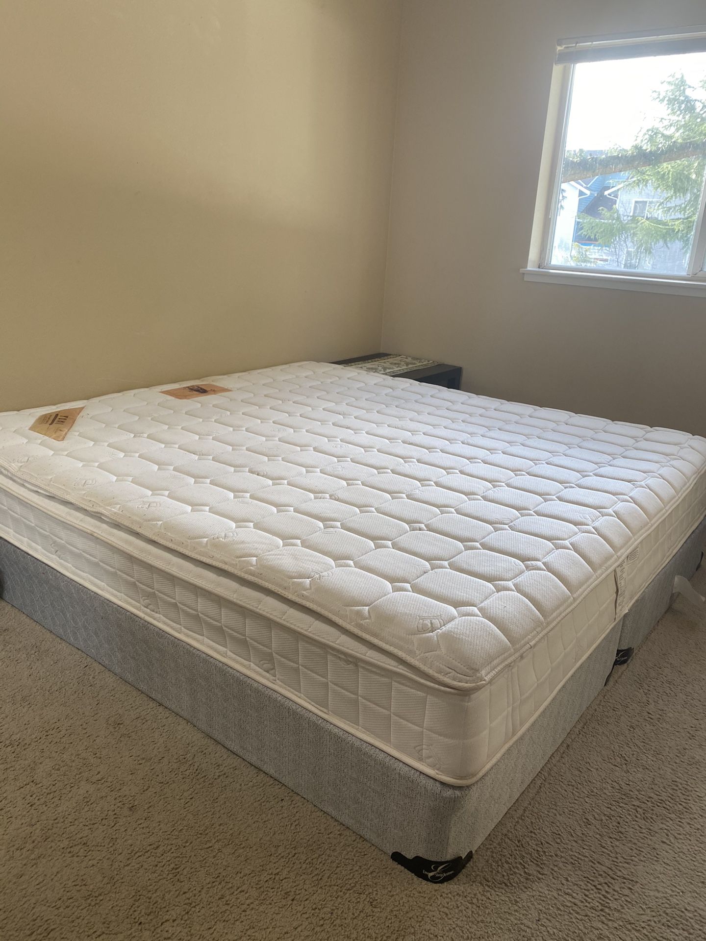 California King Mattress & Box for Sale in Everett, WA OfferUp