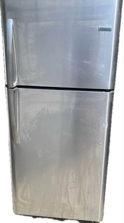Stainless steel refrigerator works well