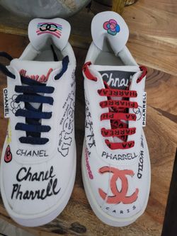 Women's Size 8 White Sneakers