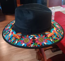 New Never Worn Beautiful Ladies Hat