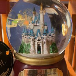 Walt Disney World Snow Globe Collectable