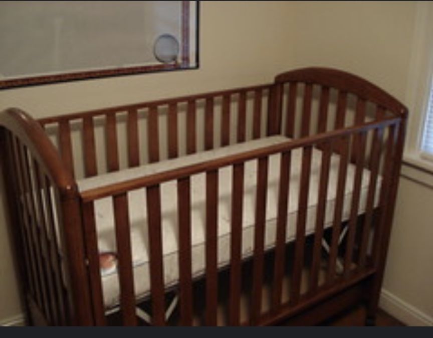 Bellini Baby Furniture Set - Solid Wood - Excellent Condition!