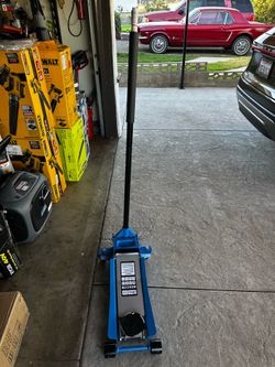 New 3ton low profile jack. 3”to 19.5” height. Compares harbor freight jacks. $150 firm.pickup only.