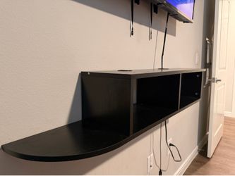 Modern Floating TV Shelf / Wall-Mounted Media Console – Black