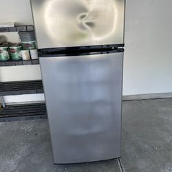 Whirlpool Refrigerator 