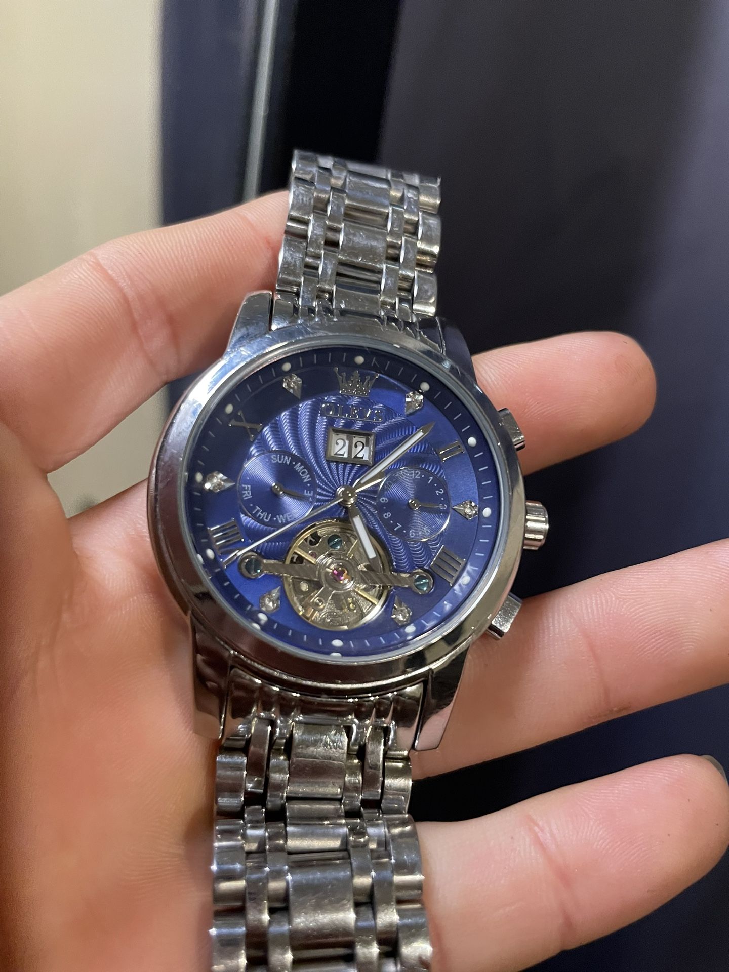 OLEVS Crown Watch