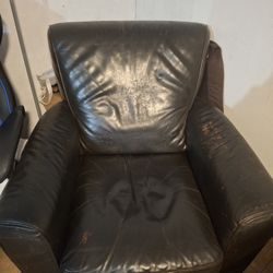 NATUZZI RECLINER CHAIR