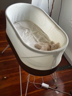 SNOO Bassinet w/sleep sacks & sheets