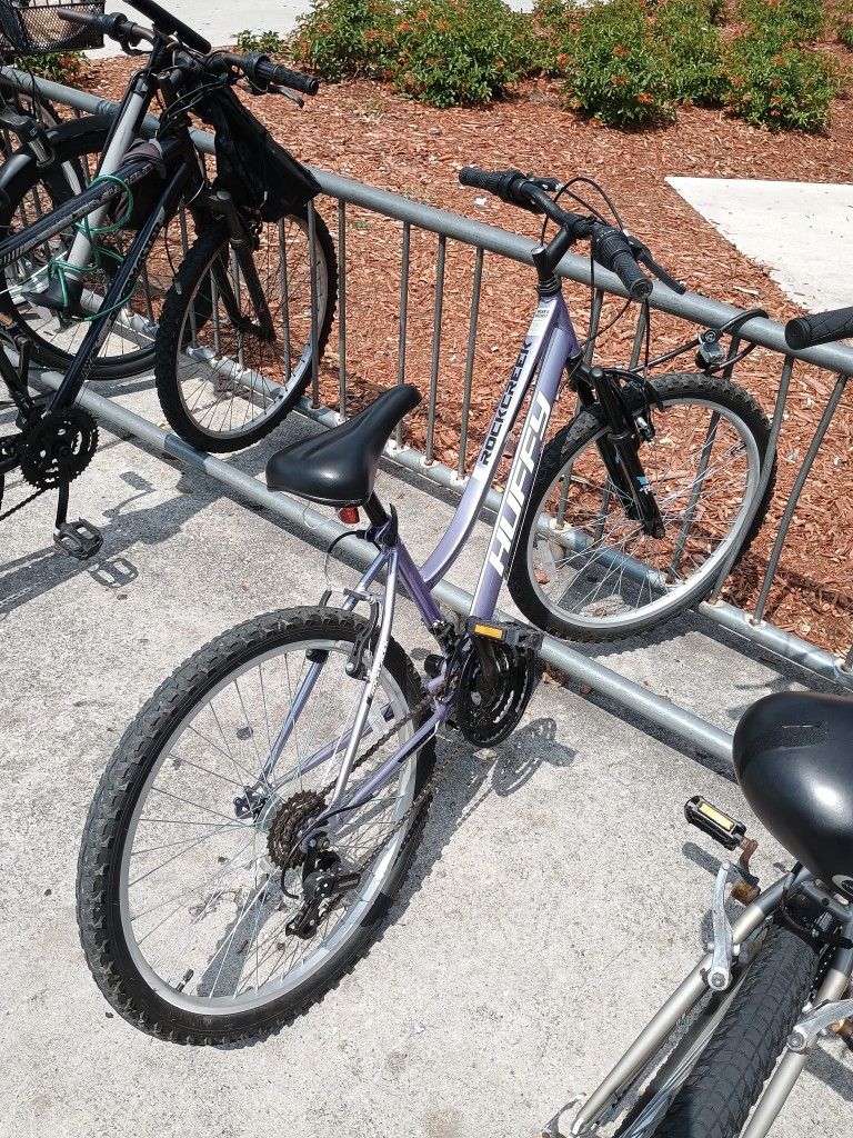 24" Women's 18 Speed Huffy Rock Creek Bicycle Purple/Lavender Excellent Condition