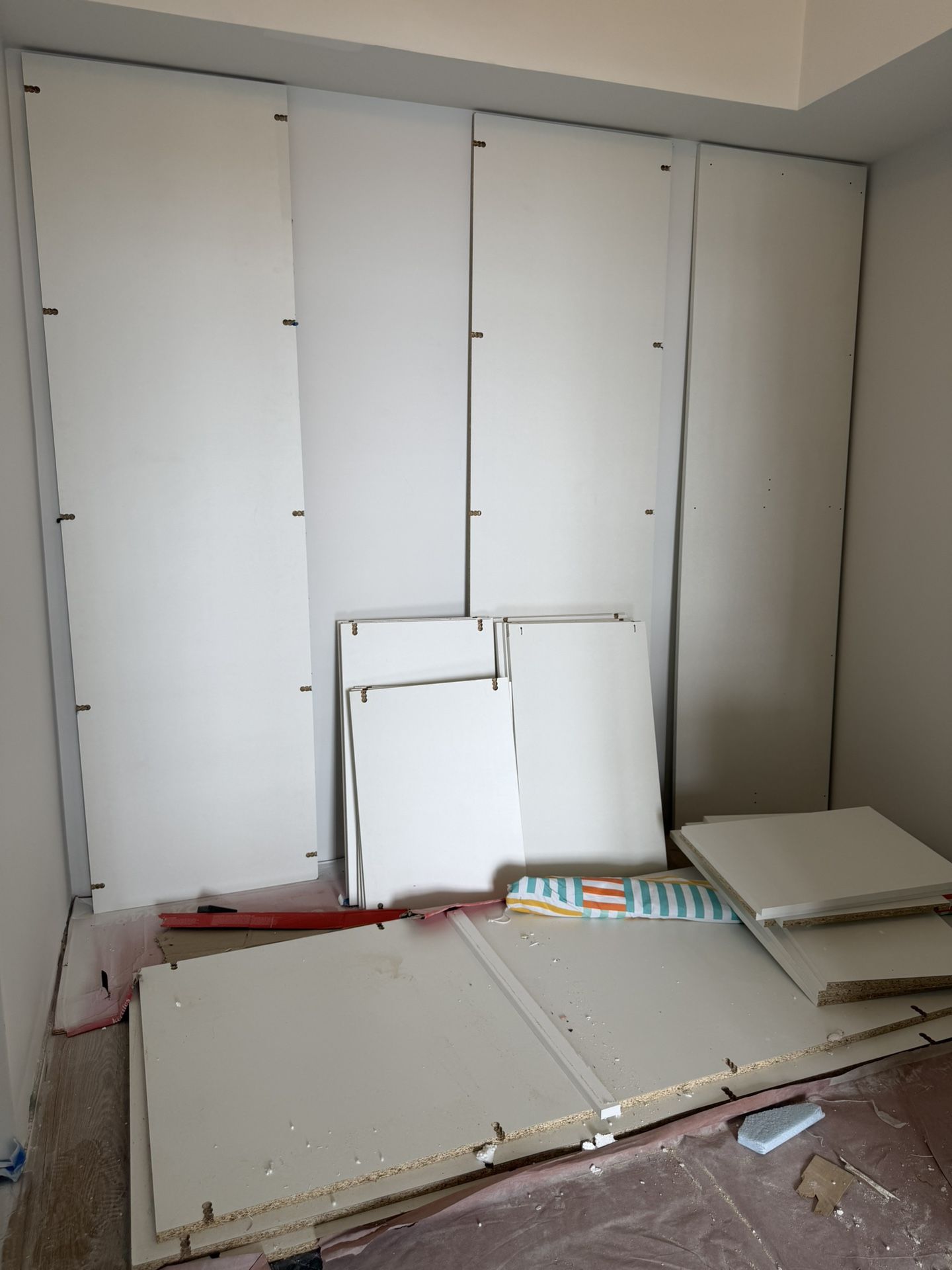 Wardrobe closet for clothes