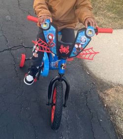 Spider-Man Kids Bike with Training Wheels