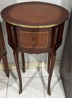 French Louis XVI Style Mahogany Round Side Table