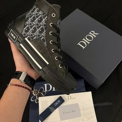 Dior B23